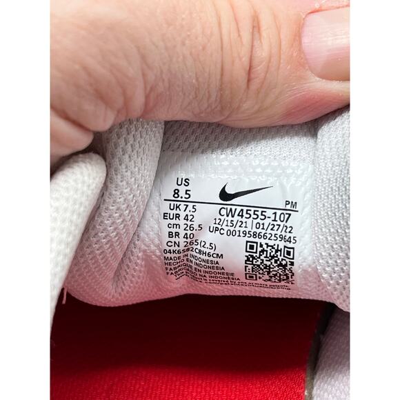 Athletic_Shoes